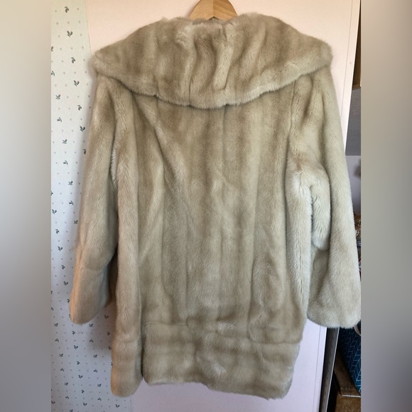 1960’s vintage faux fur coat - Picture 3 of 7